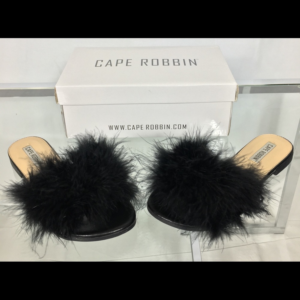 Cape robbin black fury sandals